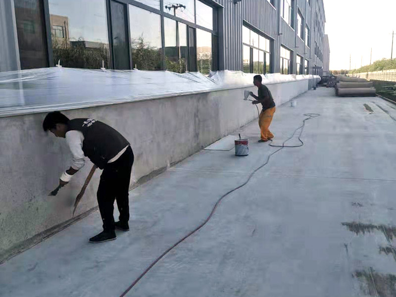 外墻墻裙噴刷涂料：建筑外墻刷涂料，取決于建筑物的2113外墻結(jié)構(gòu)。如果是混凝土5261外墻，又較平整，是可以干凈后，直接刷涂料的。如果是框架結(jié)構(gòu)，是采用加氣混凝土塊或空心4102磚等砌的填充墻，就不可以直接刷涂料。1653必須抹灰后，才可以刷涂料。又如外墻帶保溫層的，也內(nèi)必須做保溫砂漿抹面后，才可以刷涂料。對于清水磚外墻面，也有直接容刷涂料的。但較少使用。