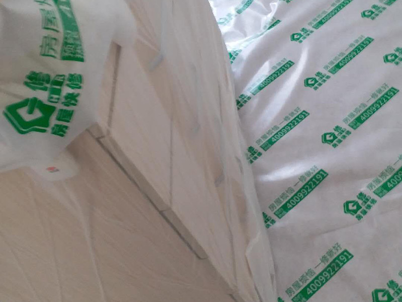全屋成品保護方案：施工過程中，已做好的項目可能會因為各種各樣的原因遭到損壞，所以正確的施工工序是至關(guān)重要的，同時還要做好相關(guān)的成品保護工作。保護客戶的利益同時也保護公司的利益，減少返工，減少維護，減少人工成本，把客戶與公司的最大化！