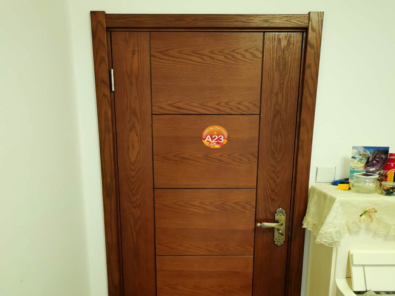 防盜門嘎吱嘎吱響怎么快速維修，上面維修安裝的師傅會(huì)怎么做