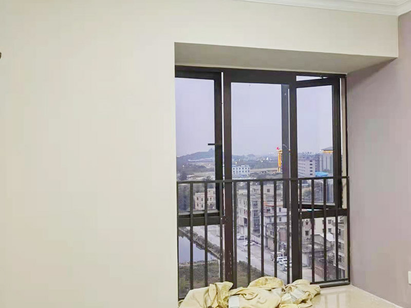余姚市本地裝修公司怎么找客戶(hù)資源，主要方式有自己搭建網(wǎng)站平臺(tái)推廣、以及加盟有訂單的平臺(tái)合作接單，余姚市裝修公司怎么和裝修平臺(tái)合作，如何找到挑選合適的余姚市裝修平臺(tái)接單，先要了解余姚市裝修招商加盟政策，余姚市裝修工人找活平臺(tái)非常多，但是適合自己的則需要仔細(xì)了解。  余姚市裝修平臺(tái)接單非常多，傳統(tǒng)的齊家網(wǎng)、土巴兔、裝信通等，這些裝修平臺(tái)接單區(qū)域覆蓋了余姚市，面向的客戶(hù)群里主要是大型裝修公司，室內(nèi)裝修設(shè)計(jì)、別墅裝修設(shè)計(jì)等，繳納保證金普遍是在10萬(wàn)-30萬(wàn)不等，像傳統(tǒng)的東易日盛、金螳螂·家、百安居、愛(ài)空間等裝修公司都入駐了這些接單平臺(tái)。  新興的余姚市裝修工人找活平臺(tái)，比如：久益一修、益修快裝等，覆蓋全國(guó)各地，余姚市裝修維修免費(fèi)招商加盟，訂單類(lèi)型包括余姚市室內(nèi)裝修、余姚市房屋維修、余姚市防水補(bǔ)漏、余姚市墻面翻新、余姚市水電維修安裝、余姚市門(mén)窗維修安裝、余姚市家具家電維修安裝，房屋裝修維修一站式服務(wù)施工品牌，訂單類(lèi)型多。  余姚市裝修招商加盟優(yōu)先推薦找能夠保訂單量的平臺(tái)合作，好是平臺(tái)只招募一個(gè)加盟商，規(guī)避內(nèi)部競(jìng)爭(zhēng)，益于訂單成交！選擇訂單類(lèi)型多的平臺(tái)，套餐類(lèi)裝修平臺(tái)很多，通常業(yè)務(wù)量小 ，競(jìng)爭(zhēng)大，平臺(tái)收費(fèi)貴等，推薦選擇服務(wù)費(fèi)根據(jù)訂單量的多少按月算，保證金在5萬(wàn)遠(yuǎn)以上的，這樣有益于減少加盟商的經(jīng)營(yíng)風(fēng)險(xiǎn)。