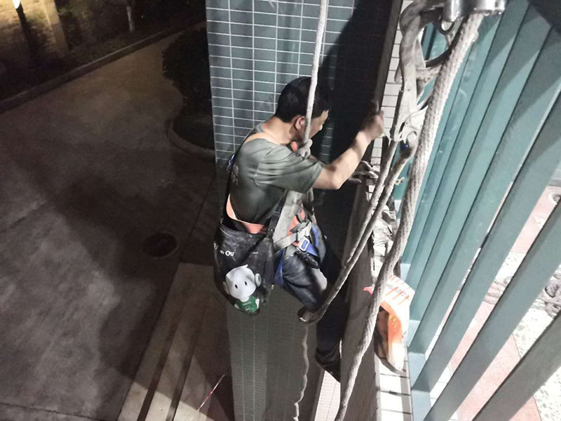 哪里能找到成都做防水的師傅聯(lián)系方式？三個辦法總有一個適合你
