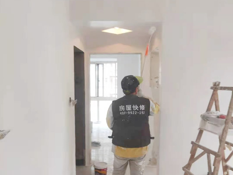 成都?jí)γ媛┧S修公司常用的辦法，維修墻面需要用到哪些材料