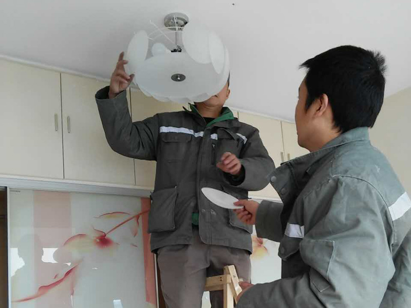 吸頂燈怎么換燈管？吸頂燈怎么拆？-墻