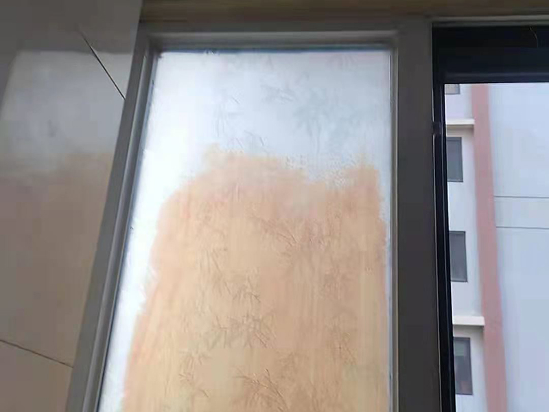寧波陽(yáng)臺(tái)安裝玻璃窗多少錢一平方？鐵欄