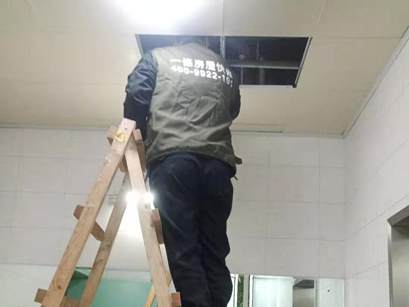 杭州屋頂鋁扣板翻新，白色變黃了如何處