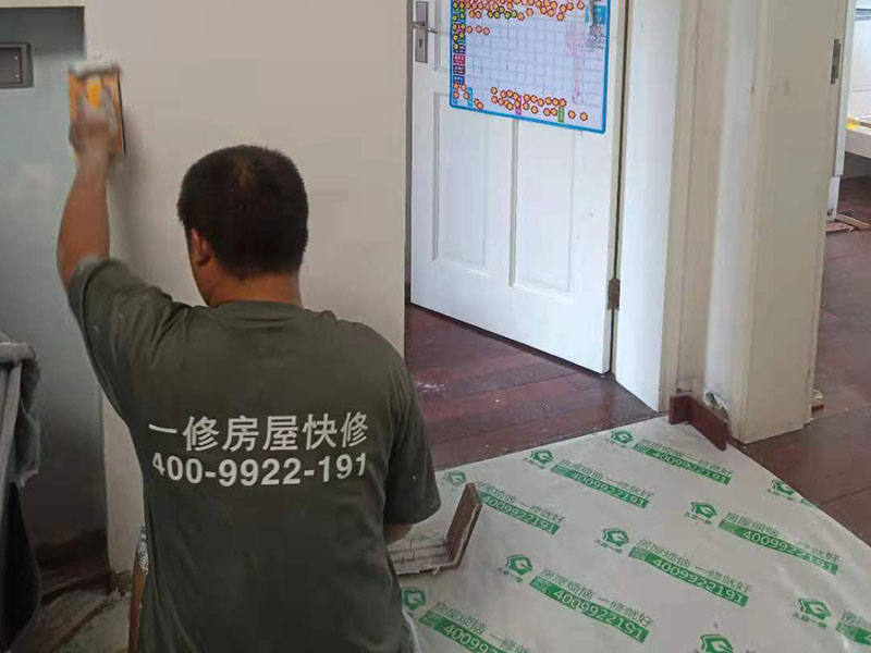 上海屋頂石膏板翻新，重新粉刷乳膠漆可