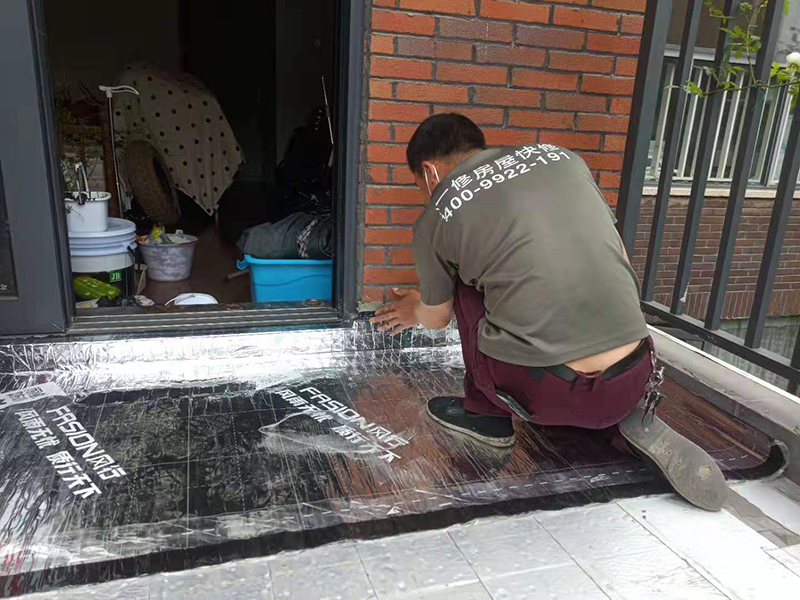 黃埔區(qū)地磚防水多少錢(qián)一平米？不敲瓷磚