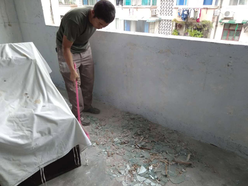 窗戶拆除、建渣清理
